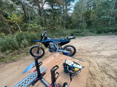 Very clean and well maintained yz450f. Comes with Ownshership, it is currently green plated and insu...