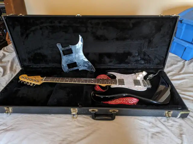 Electric Guitar Fender Stratocaster BlackTop in Guitars in Guelph - Image 3