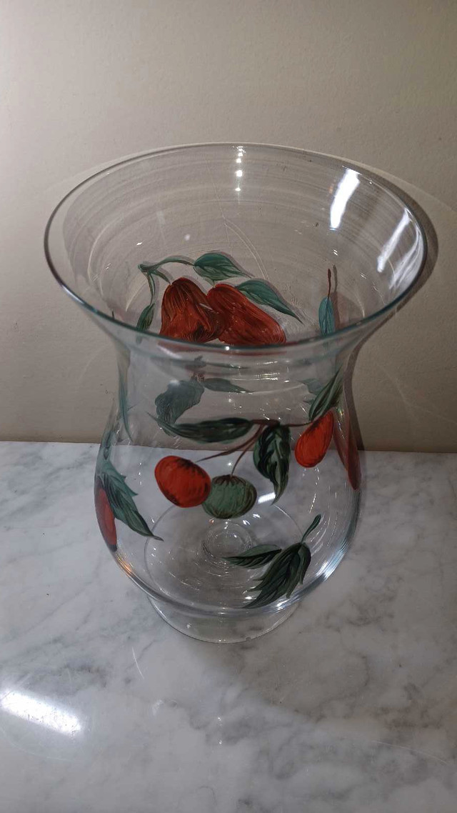 12"T Lovely Large Handpainted Clear Glass Footed Vase w Fruit in Home Décor & Accents in Calgary - Image 4