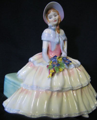ROYAL DOULTON "DAYDREAMS" FIGURINE MADE IN ENGLAND