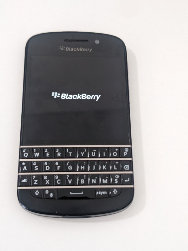 Unlocked Blackberry Q10 in Cell Phones in City of Toronto