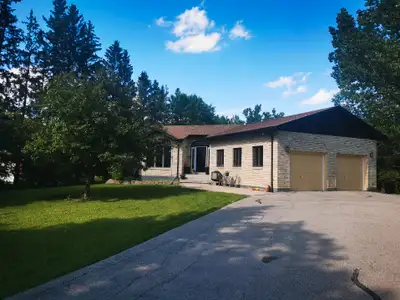 Beautiful 5 bedroom ranch style St. Andrews home for rent