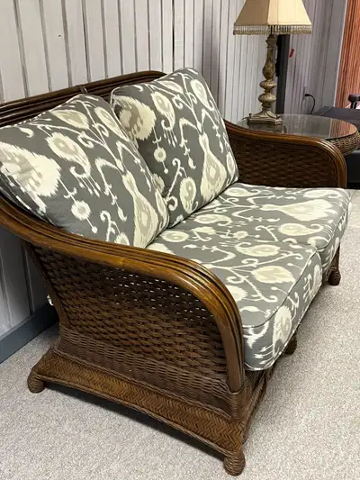 Wicker / Rattan 6pc Living Room Set Great Condition, View more