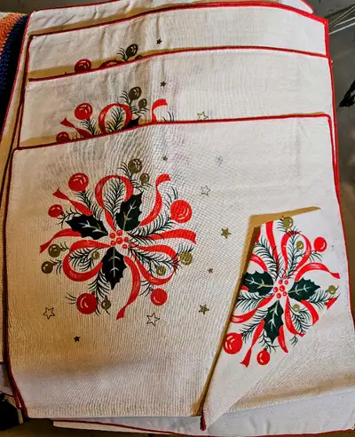 Christmas table cloth and napkins set, View more