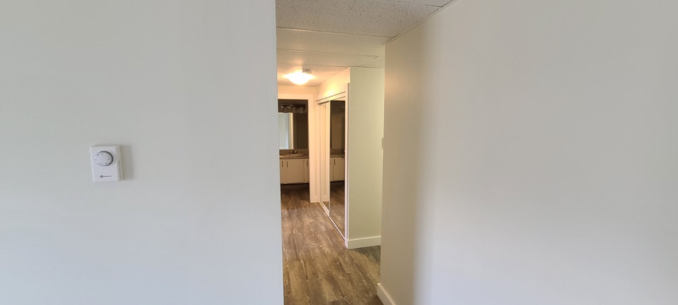 ✨ Renovated 2-Bedroom Suite 3