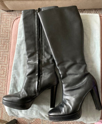 6.5M Colin Stuart for Victoria Secret Leather Boots