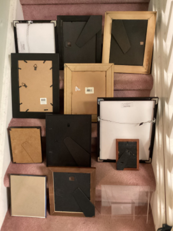 Assorted Picture Frames in Home Décor & Accents in London - Image 2