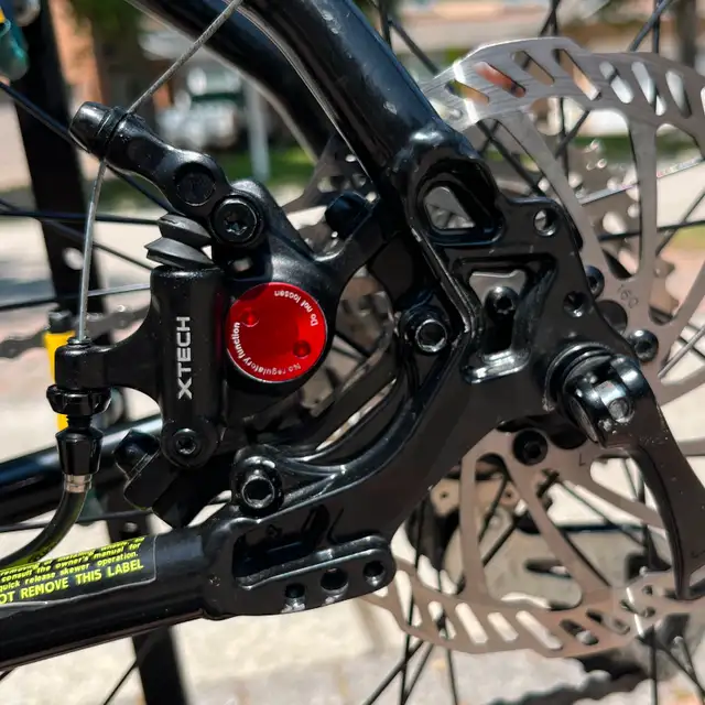 2021 KHS hybrid bike in Road in Markham / York Region - Image 9