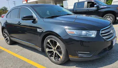 This 2015 Ford Taurus SEL / ALL WHEELS DRIVE / 300HP (( CERTIFIED )) is a well-maintained vehicle th...