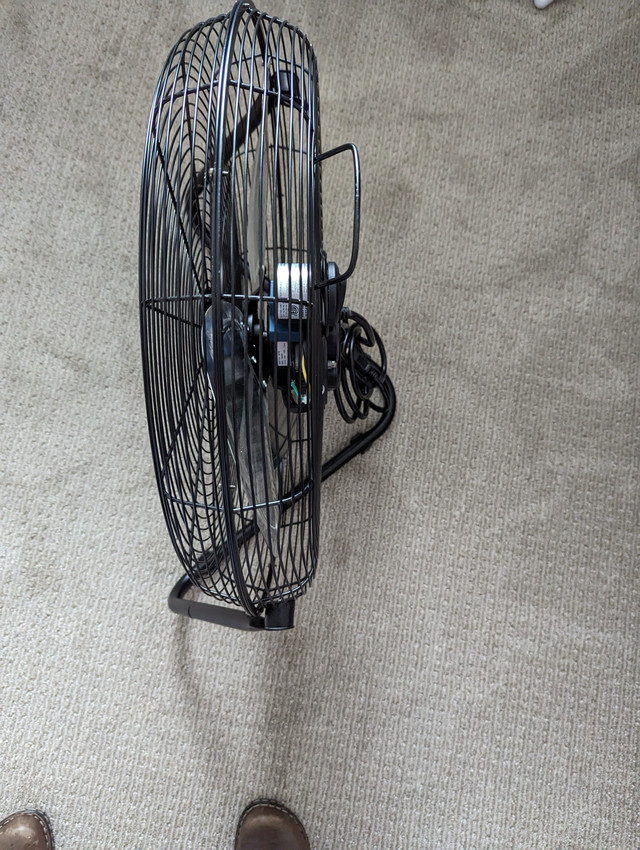 Ecohouzng 20 inch fan in Other Business & Industrial in Kamloops - Image 3