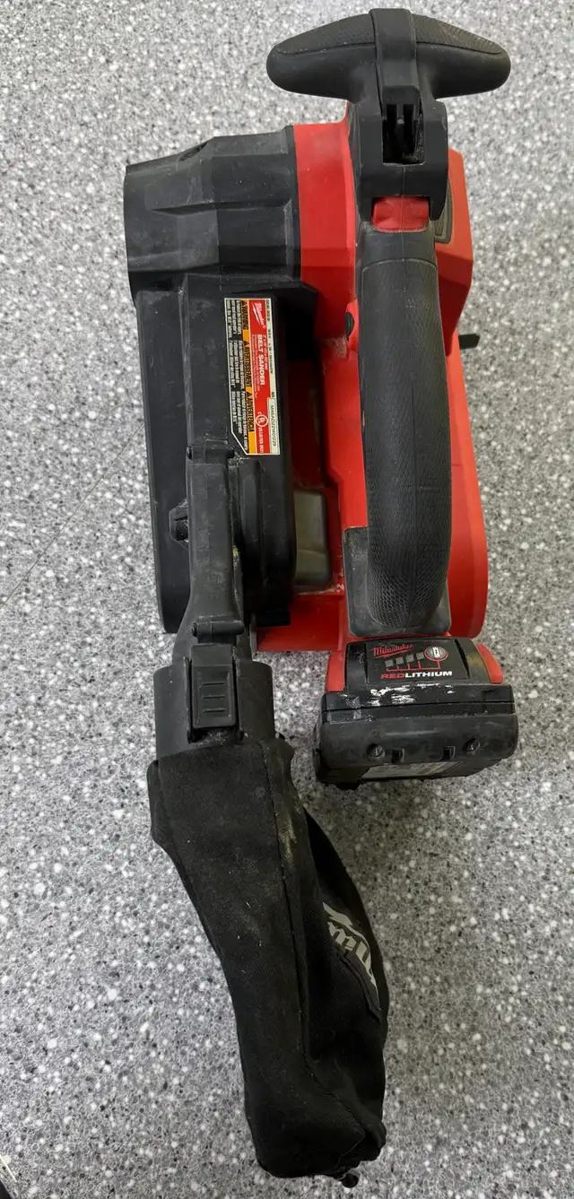 Milwaukee 18V Fuel Belt Sander TOOL ONLY in Power Tools in Oshawa / Durham Region - Image 4
