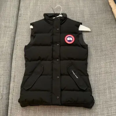 Canada Goose Adult Black Vest - Size 2XS, View more