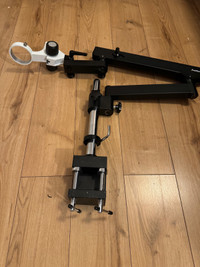 Desk articulating arm for microscope