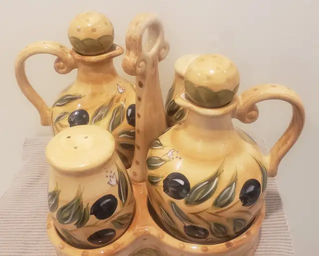 5-piece Cruet Set, Hand painted, Provincial Olives Collection *N in Kitchen & Dining Wares in City of Toronto - Image 5