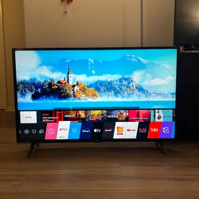 - Excellent condition - Price is NOT negotiable - First come first serve - Phenomenal picture - HDR...