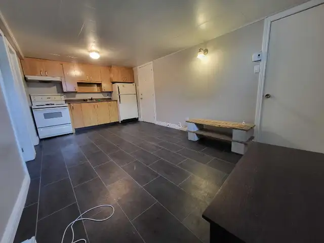 3-1/2 (Propre et Tanquille)