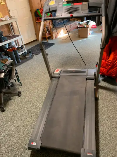 Older but low mileage, in great shape. Purchased from Canadian Tire for over $600.00. Folds up for s...