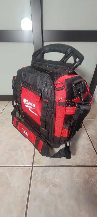 ☆New☆ MILWAUKEE PACKOUT 15in STRUCTURED TOOL BAG, View more