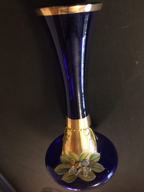 Bohemian Cobalt Blue Glass Vase with 22k Gold-Flowers 3.5 -7.3 in Arts & Collectibles in City of Toronto - Image 4