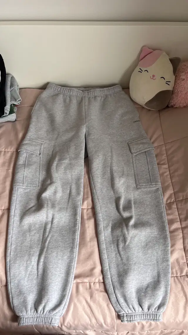 TNA Fleece Sweatpants/Sweatfleece in Women's - Bottoms in Mississauga / Peel Region - Image 2