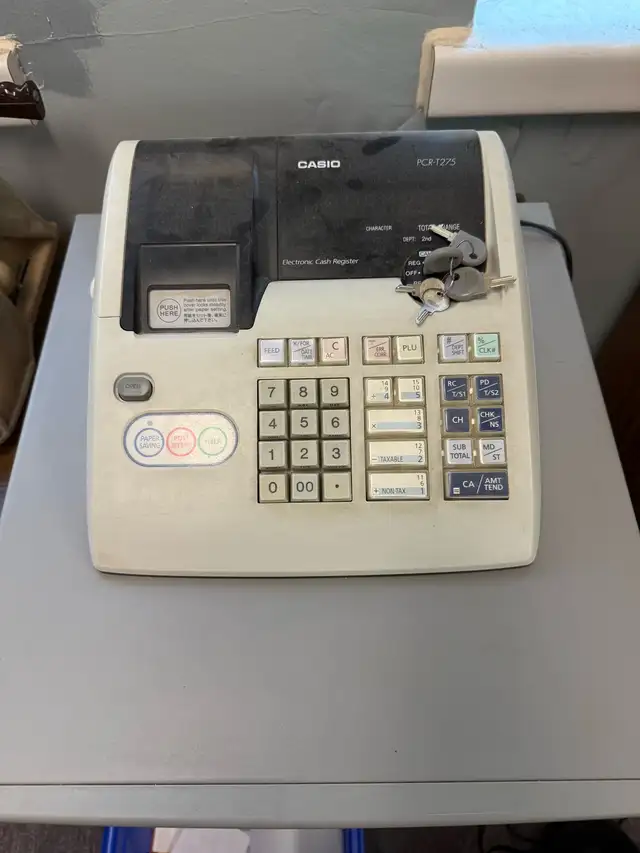 Casio Cash register with thermal paper rolls in Other Business & Industrial in City of Montréal - Image 2
