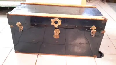 GRANDE VALISE/COFFRE de VOYAGE - VINTAGE, View more