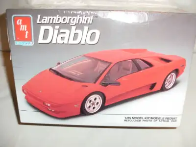 Brand New & Factory Sealed Kit Box: LAMBORGHINI DIABLO 1/25 SCALE, RED COLOR AMT/ERTL Kit# 6933-10EO...