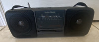 VINTAGE RADIO SHACK BOOMBOX STYLE AM/FM/FM STEREO RADIO