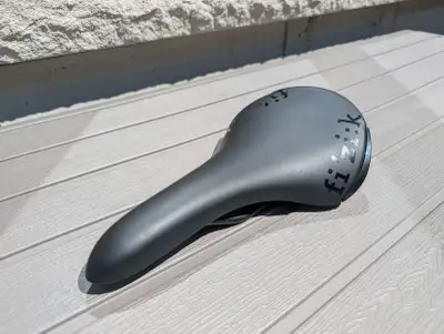 Fizik Aliante Delta Saddle - Large with S-alloy rails - Take off, View more