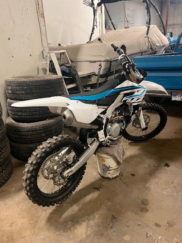 2018 yamaha yz450f in Dirt Bikes & Motocross in Dawson Creek - Image 4
