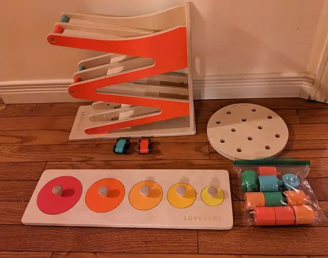 Wooden Toys : Lovevery / M&D Shape Sorting Cube in Toys in City of Toronto - Image 2