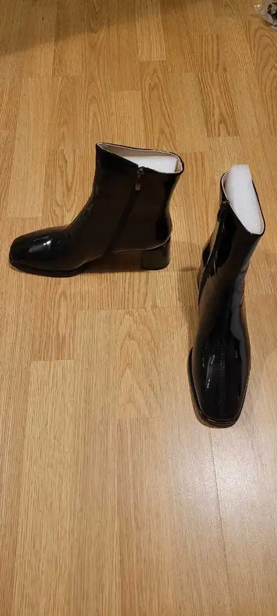New boots size 9 patent leather, View more