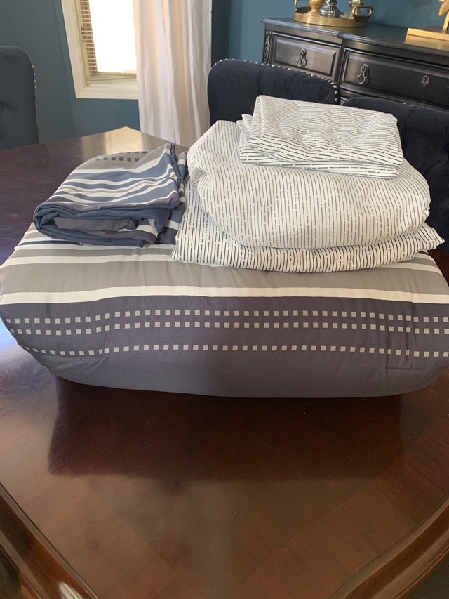 Pending pick up Free Queensize comforter set Free Stuff Calgary