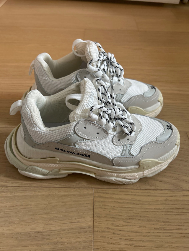 BB Triple S Logo Sneaker 38 in Clothing, Shoes & Accessories in City of Toronto