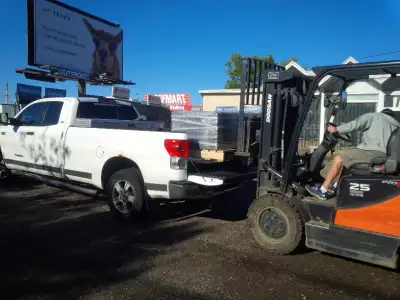 *PLEASE TEXT TO MAKE ARRANGEMENTS 403-880-3396* I've got a strong back & a Tundra 4 x 4 with an 8 fo...
