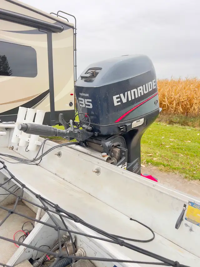 Chaloupe Princecraft 14.5 pieds avec moteur Evinrude 35HP in Powerboats & Motorboats in Longueuil / South Shore - Image 6