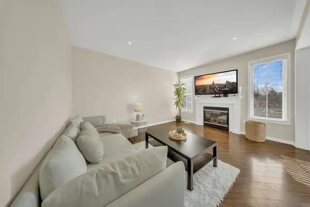 3 Bedroom Upper Home - 3 Bathrooms
