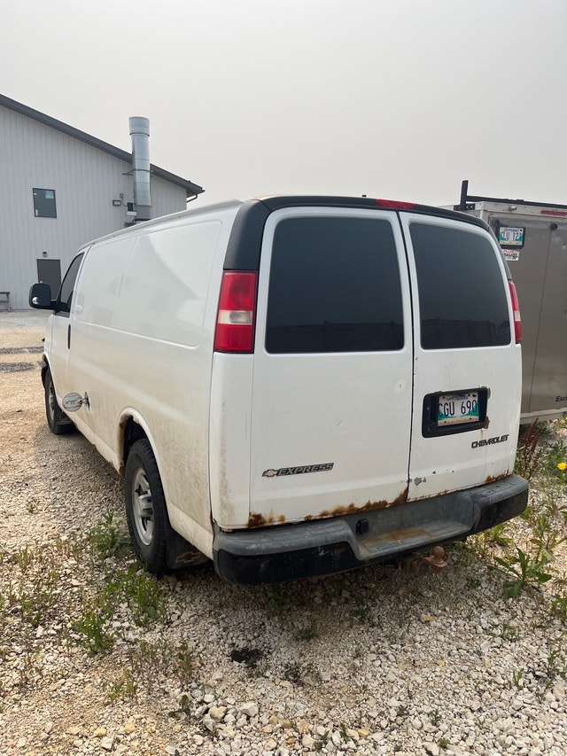 2006 Chevrolet Express Cargo Van Cars & Trucks Winnipeg Kijiji