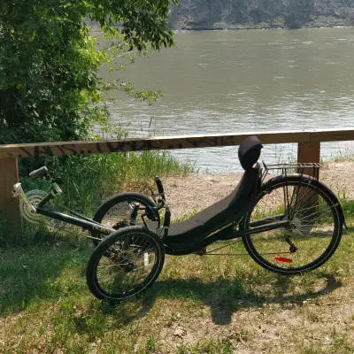 Specs & Features: • 27-Speed Shimano Gears for smooth shifting • Disc Brakes for reliable stopping p...