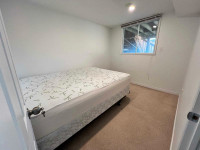Furnished bright bedroom available NOW in Richmond Hill 