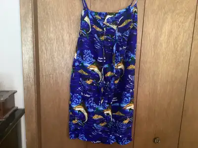 See both pictures for details. Kindly check out my other swimsuit/coverup posts