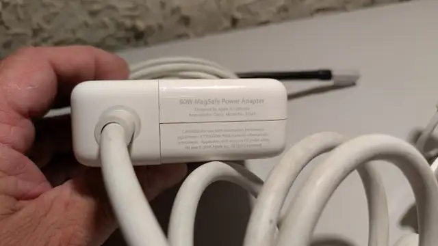 Apple MagSafe Power Adapters in Laptop Accessories in Ottawa - Image 5