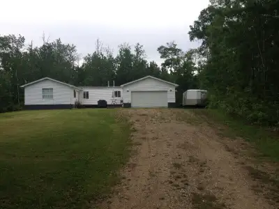 Newly Renovated Acreage on 3.25 acres for sale in Forest Glen Estates lot 30 Range Road 195 Township...