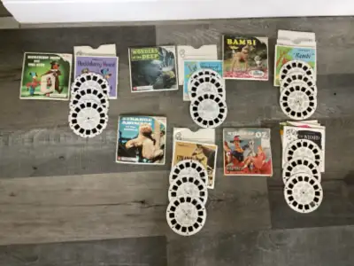 From a smoke free home these vintage view master reel sets. They are complete; have their outer colo...