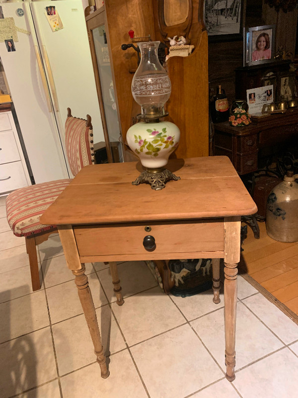 Collection of antique tables in Other Tables in Stratford - Image 4