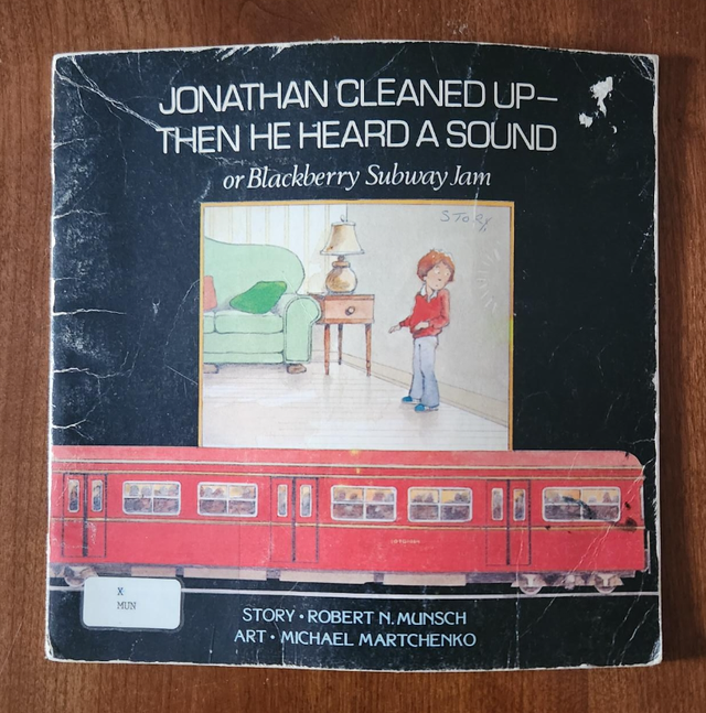 "Jonathan Cleaned Up- Then he heard a Sound"paperback in Children & Young Adult in Oakville / Halton Region - Image 2