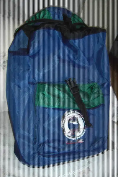 Sac dos randonné/camp imper bleu/vert 22x16po neuf pas utilisé, View more