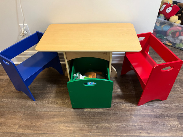 Kidkraft table and chairs with bin. in Other Tables in Bedford