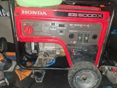 Used but like new HONDA GERNATOR EB5000XK3AG EB5000 EB5000XK3AN 5000 watt 120/240V industrial genera...