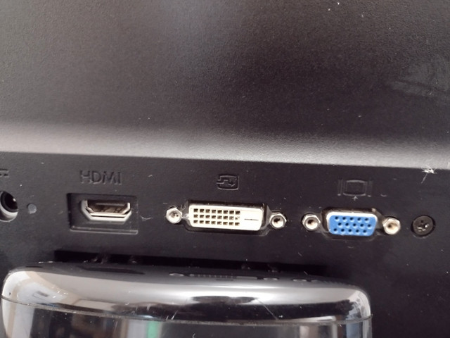 Écran hp 23 pouces – HDMI dans Moniteurs  à Ville de Montréal - Image 2